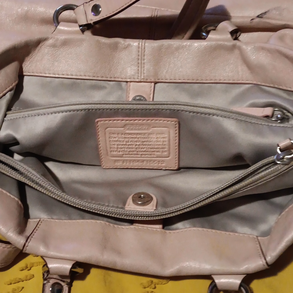 Coach Handbag - Picture 2 of 4